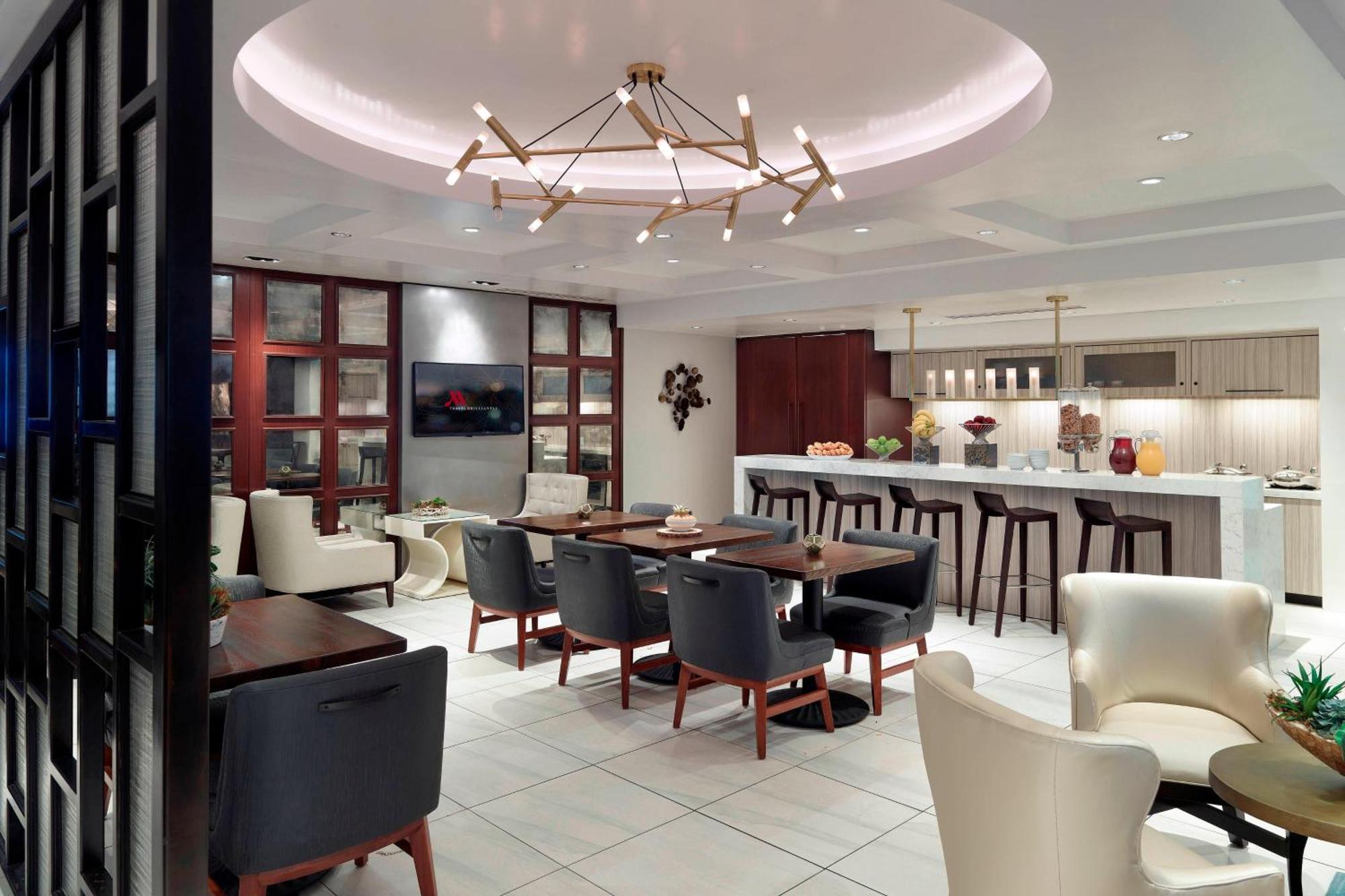 New Orleans Marriott Metairie At Lakeway Экстерьер фото
