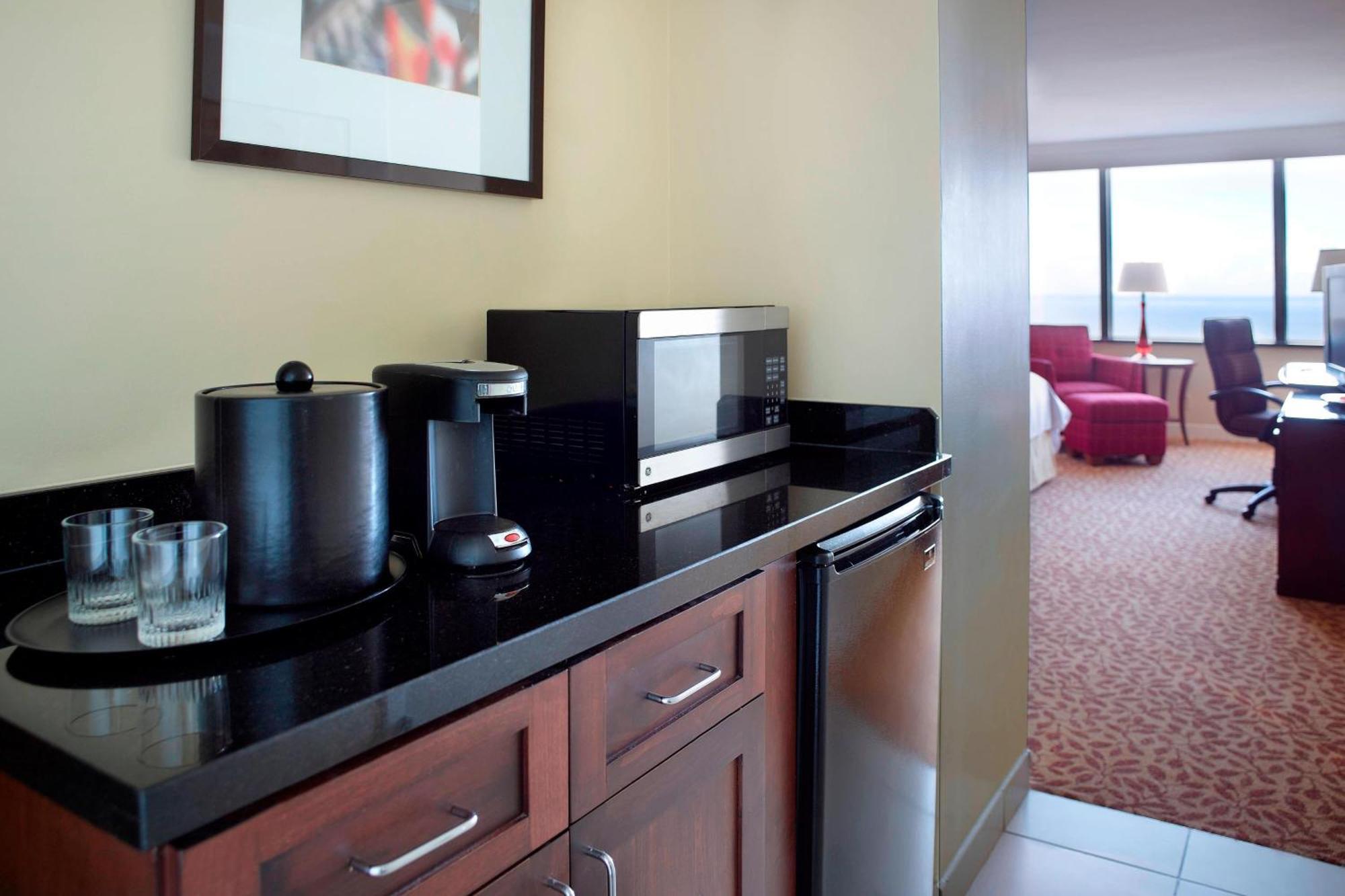 New Orleans Marriott Metairie At Lakeway Экстерьер фото