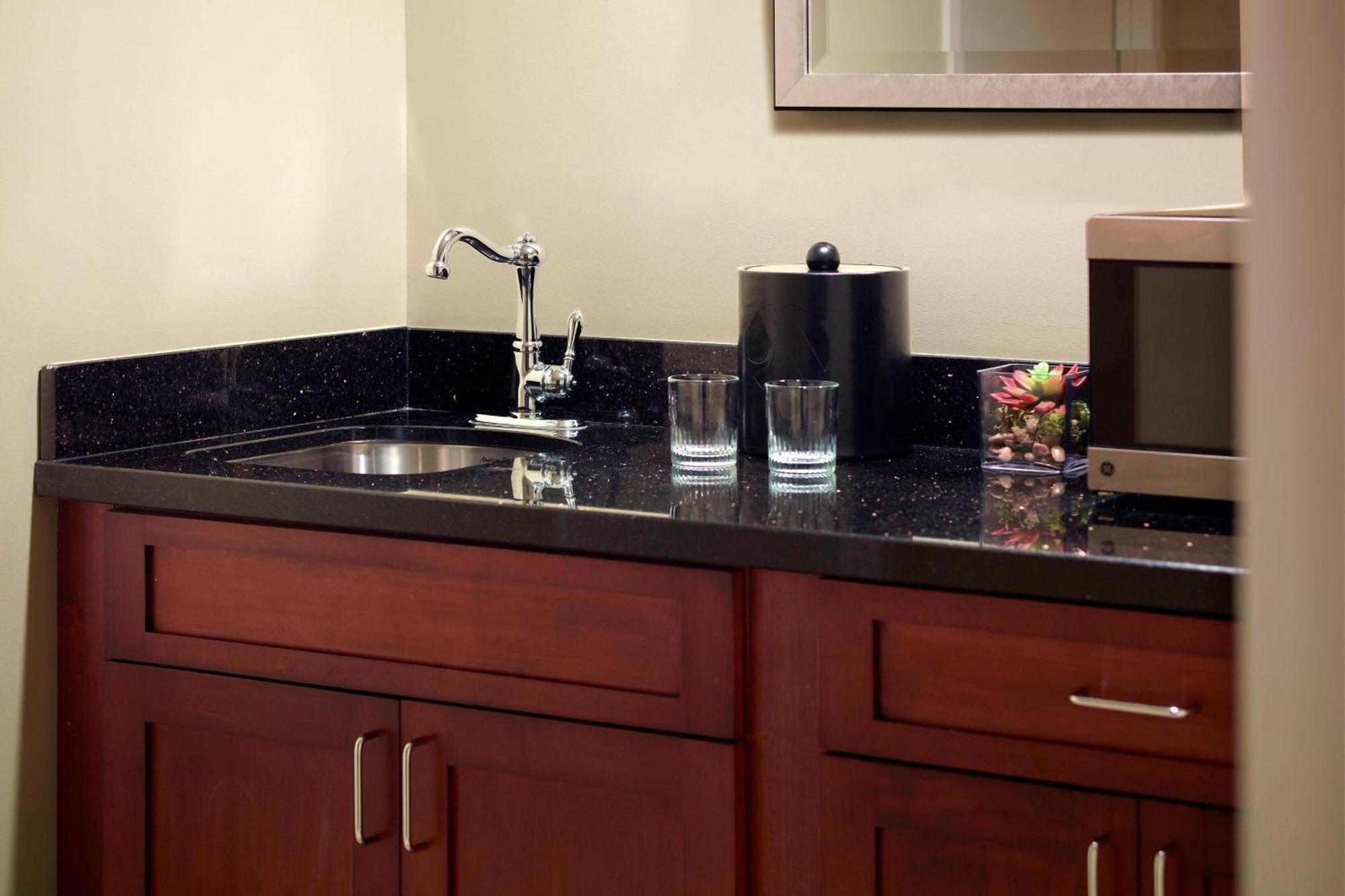 New Orleans Marriott Metairie At Lakeway Экстерьер фото