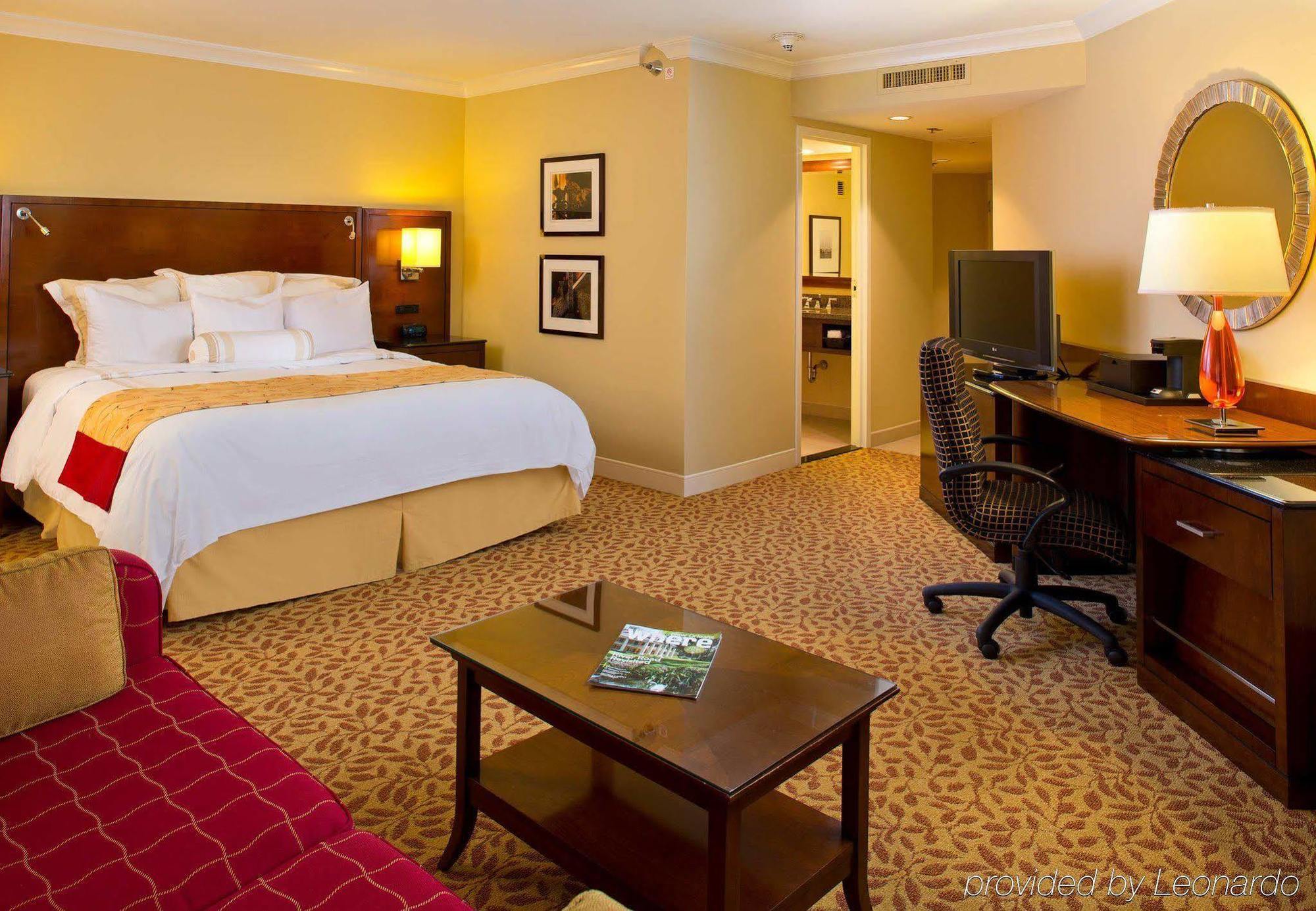 New Orleans Marriott Metairie At Lakeway Экстерьер фото