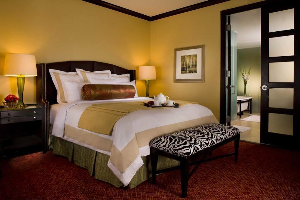 New Orleans Marriott Metairie At Lakeway Экстерьер фото