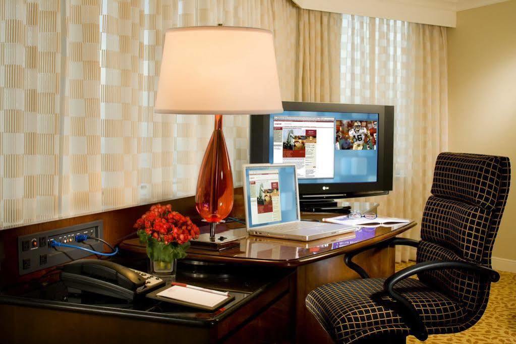 New Orleans Marriott Metairie At Lakeway Экстерьер фото